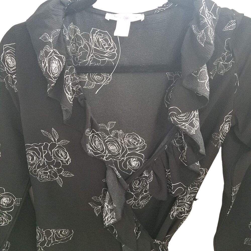 Urban Heritage Womens Sz M Black White Floral Long Sleeve Wrap Dress - Picture 3 of 10